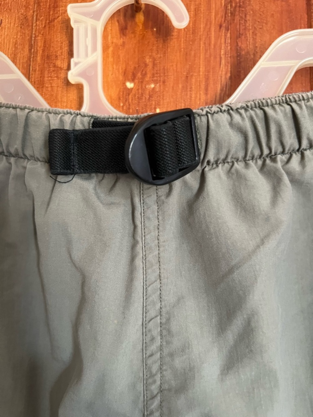 Columbia Men's Olive Lightweight Outdoor Shorts - Picture 5 of 6